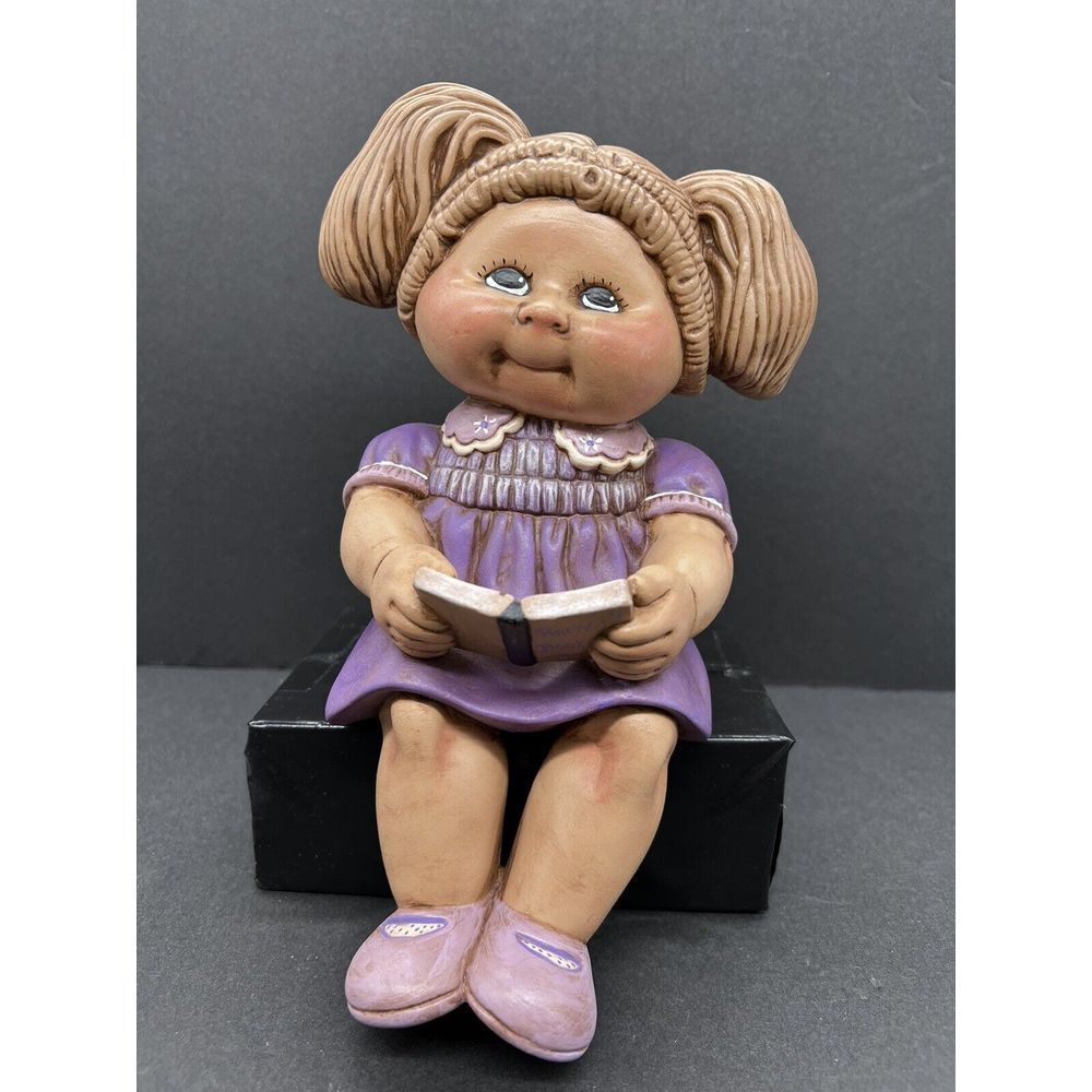 Cabbage Patch Kids Ceramic Figurine Reading Book VINTAGE 9"‎ Shelf Sitter - #132